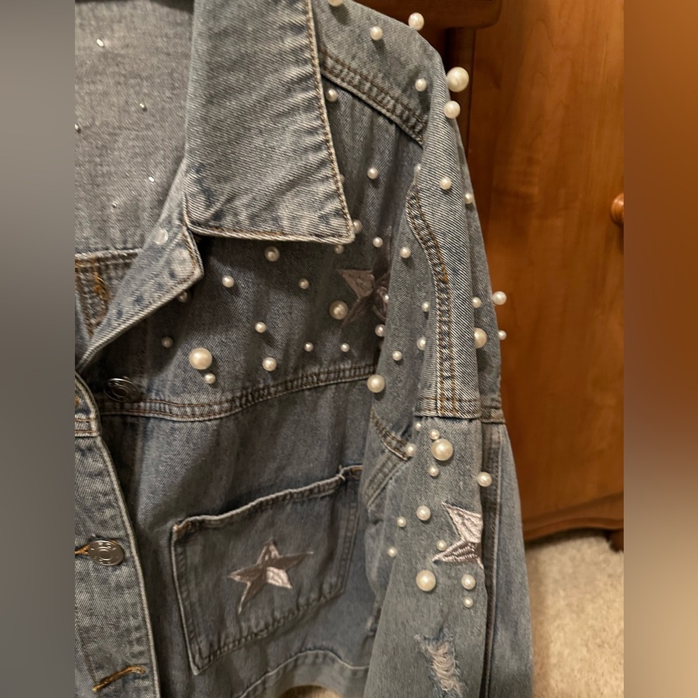 NWOT POL DENIM PEARL/STAR DETAIL DENIM JACKET - Picture 6 of 7